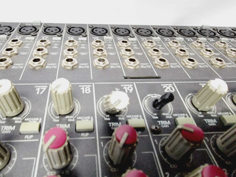 Mackie 32.8 32-Channel 8-Bus Mixing Console (
