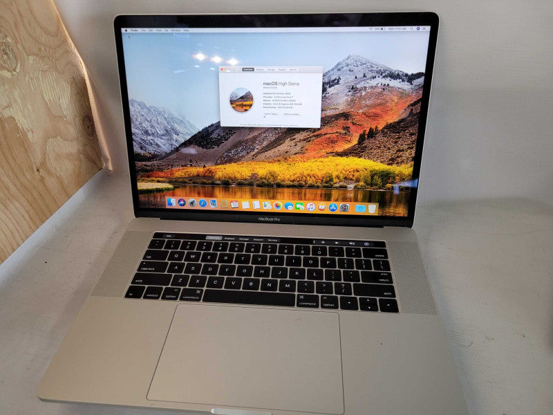 2016 MacBook Pro 15\\" - i7, 16GB RAM, 512GB SSD, Radeon Pro 460