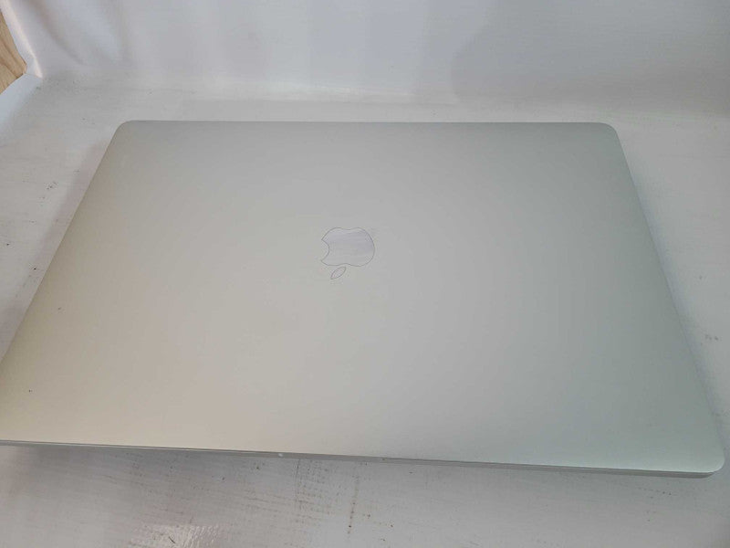 2016 MacBook Pro 15\\" - i7, 16GB RAM, 512GB SSD, Radeon Pro 460