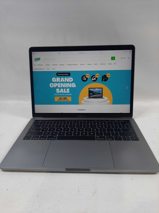 MacBook Pro 2016 13\\" i7-6567U, 16GB DDR3, 500GB SSD **READ**