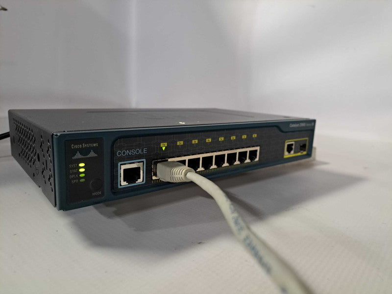 Cisco WS-C2960-8TC-S Catalyst Switch 8 x 10/100 Ports with 1 x T/SFP )