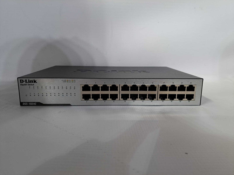 DLINK DGS-1024C 24-port Gigabit Unmanaged Rackmount Switch  )