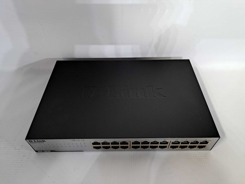 DLINK DGS-1024C 24-port Gigabit Unmanaged Rackmount Switch  )