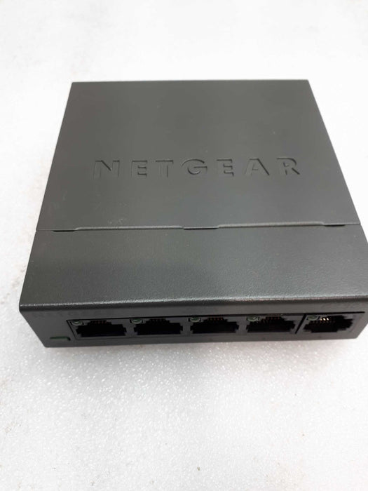 NETGEAR GS305 5-Port  Unmanaged Gigabit Ethernet Switch &