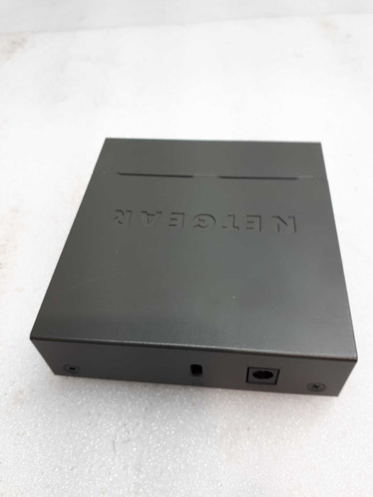 NETGEAR GS305 5-Port  Unmanaged Gigabit Ethernet Switch &