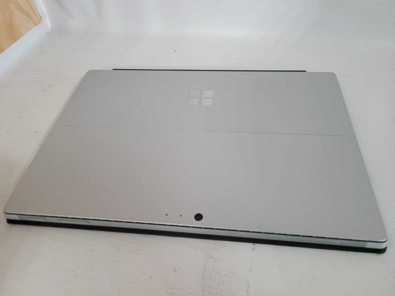 Microsoft Surface 5 - i5-7300U 2.6GHz, 8GB RAM, 256GB SSD