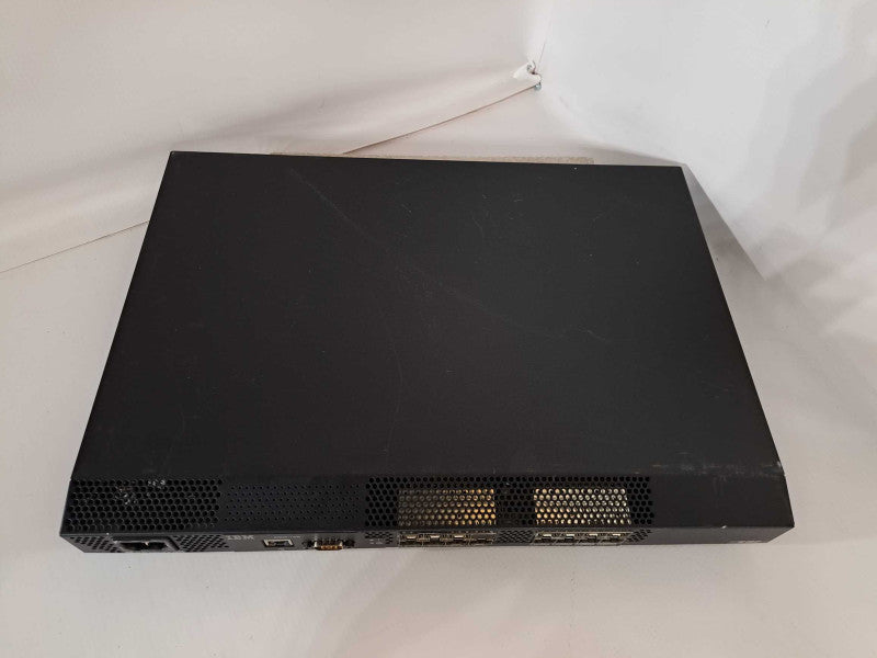 IBM 2005-B16 16 Port TotalStorage Fibre Channel External Switch Q)