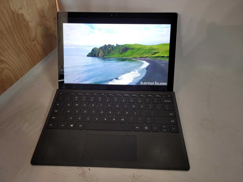 Microsoft Surface Pro 4 - i5-6300U, 4GB RAM, 128GB SSD