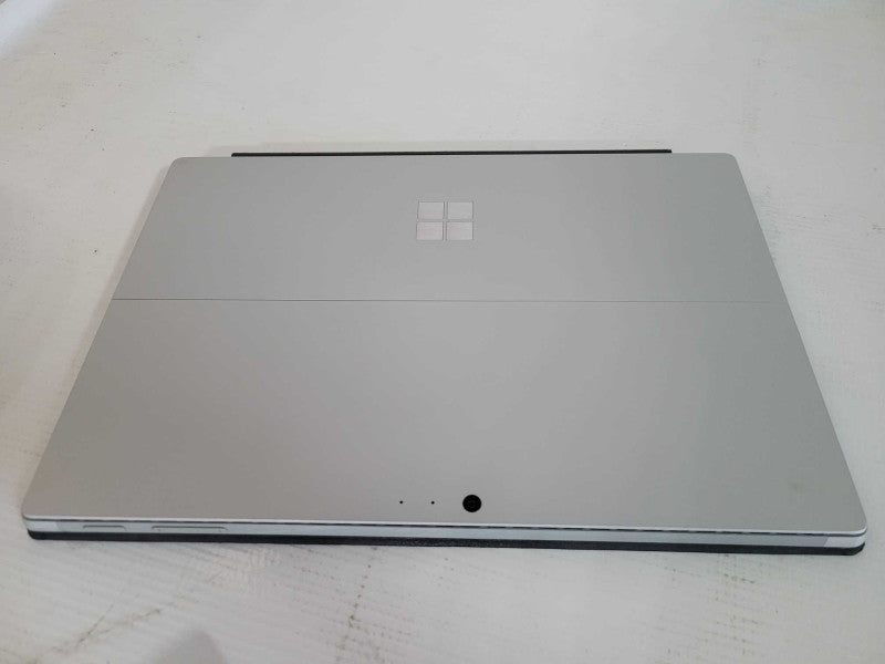 Microsoft Surface Pro 5 - i5-7300U 2.6GHz, 8GB RAM. 256GB SSD