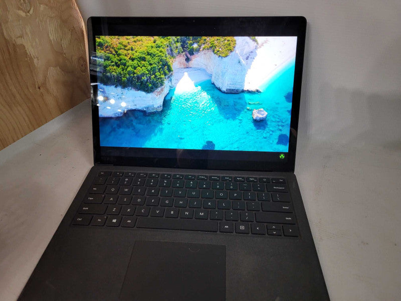 Microsoft Surface Laptop 2 - i7-8650U 1.9GHz, 16GB RAM, 512GB SSD