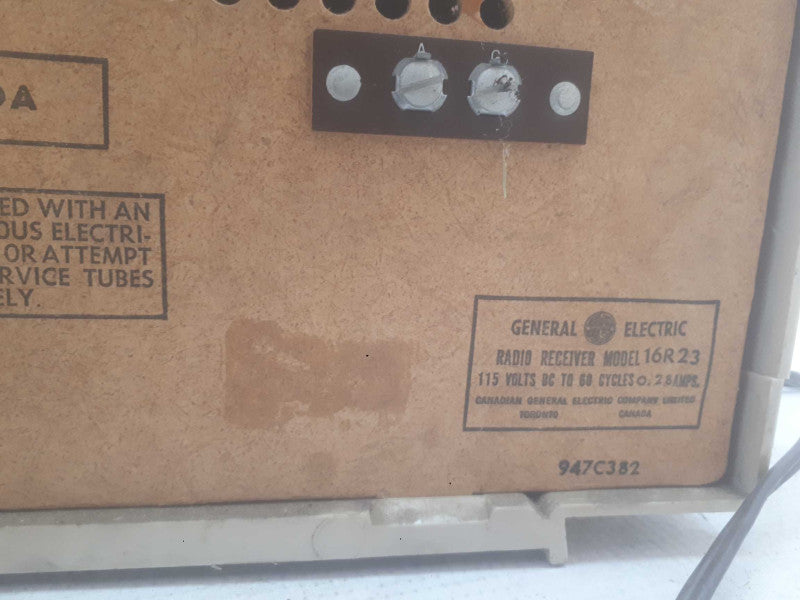 General Electric Super Six Radio  Made in Canada model 16R23