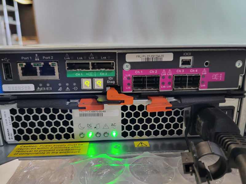 NetApp 24 bay drive tray Model 0892 2x NETAPP EF-X561202A-R6 12GB Controllers -