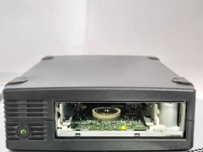 QUANTUM TC-L52BN EXTERNAL TAPE DRIVE SAS LTO5 TF7272-012, Read _