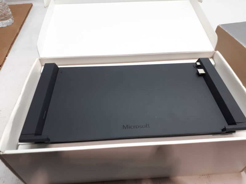 Microsoft GJ3-00001/ Docking Station for Surface 3- New &