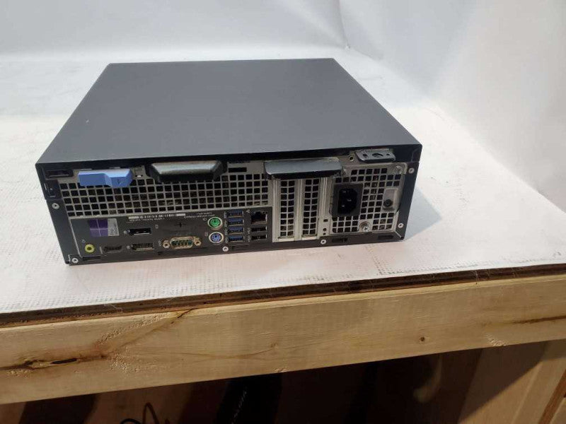 Dell OptiPlex 7050 Small Form Factor (Intel (R) Core i7-7700 3.6Ghz, 8GB DDR