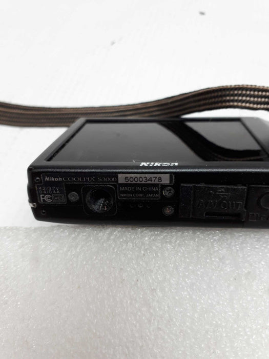 Nikon COOLPIX S3000 12MP Digital Camera Black &