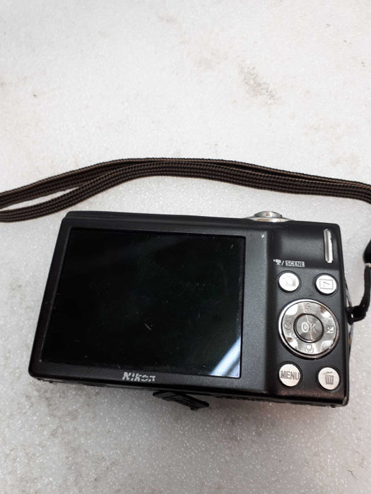 Nikon COOLPIX S3000 12MP Digital Camera Black &