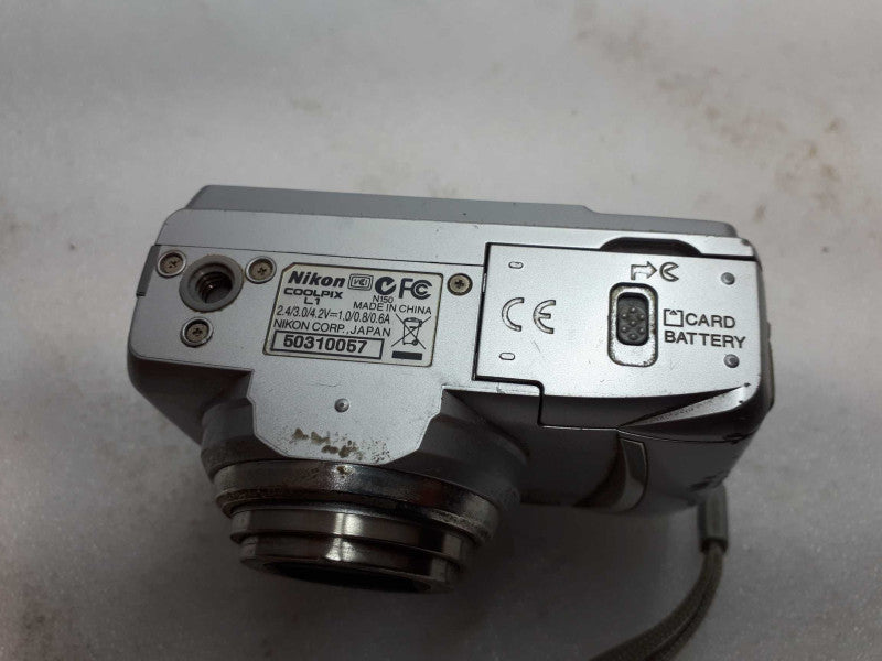 Nikon COOLPIX L1 6.2MP Digital Camera &
