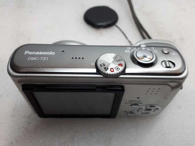 Panasonic LUMIX DMC-TZ1 5.0MP Digital Camera - Silver &