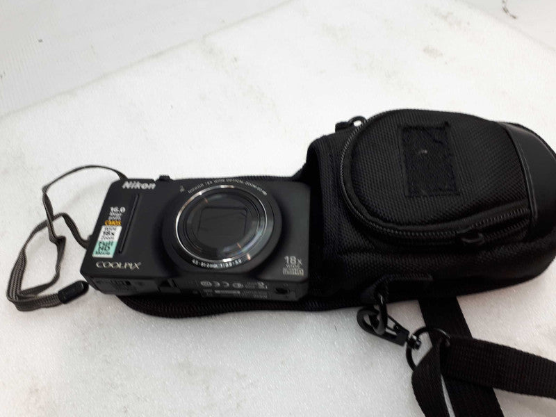 Nikon Coolpix S9200 Digital Compact Camera with carrying case &