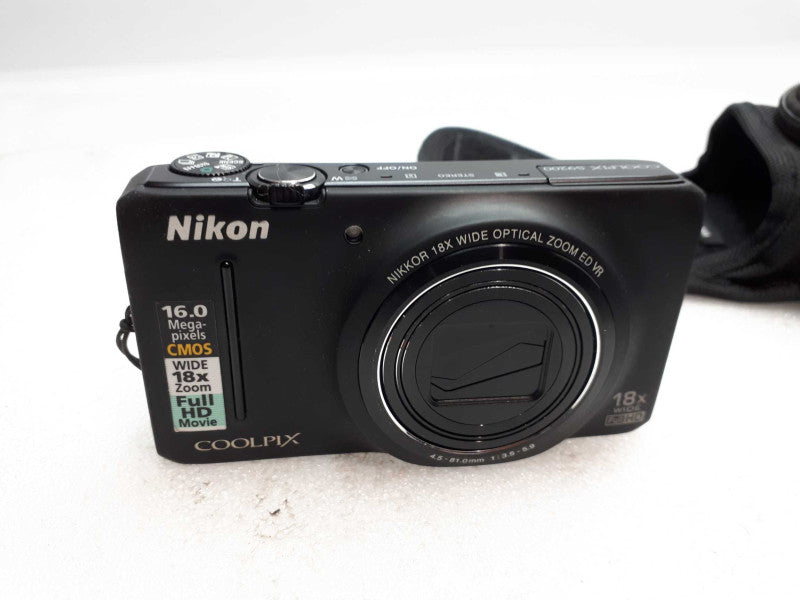 Nikon Coolpix S9200 Digital Compact Camera with carrying case &