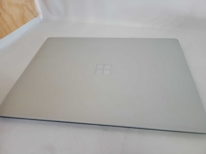 Microsoft Surface Laptop - i7-7660U 2.5GHz, 16GB RAM, 512GB SSD