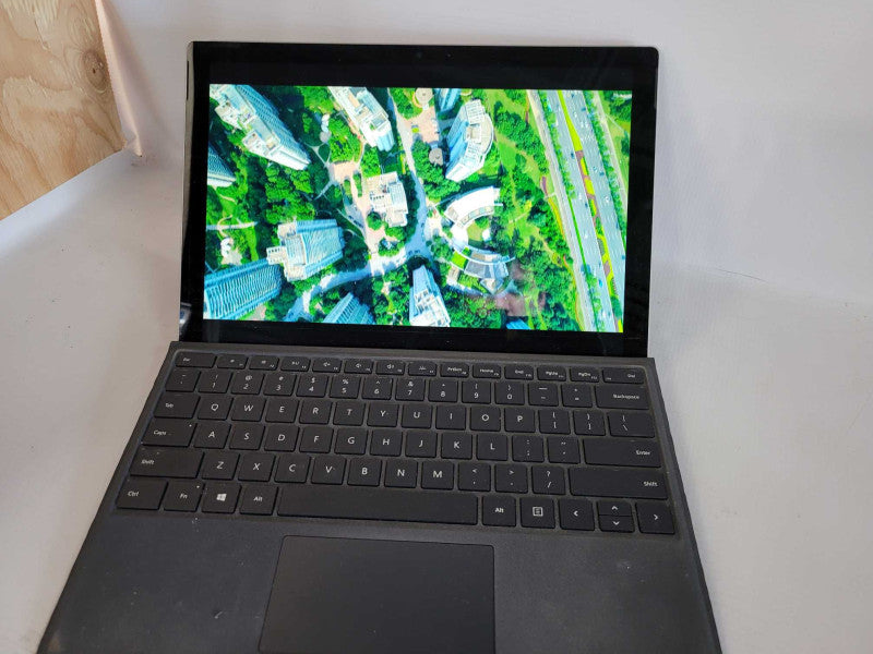 Microsoft Surface 5 - i7-7660U 2.5GHz, 8GB RAM, 256GB SSD