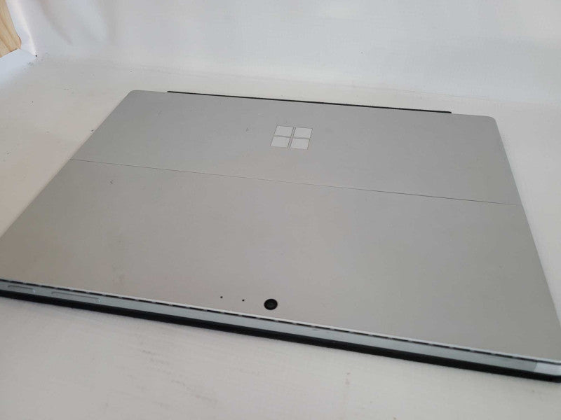 Microsoft Surface 5 - i7-7660U 2.5GHz, 8GB RAM, 256GB SSD