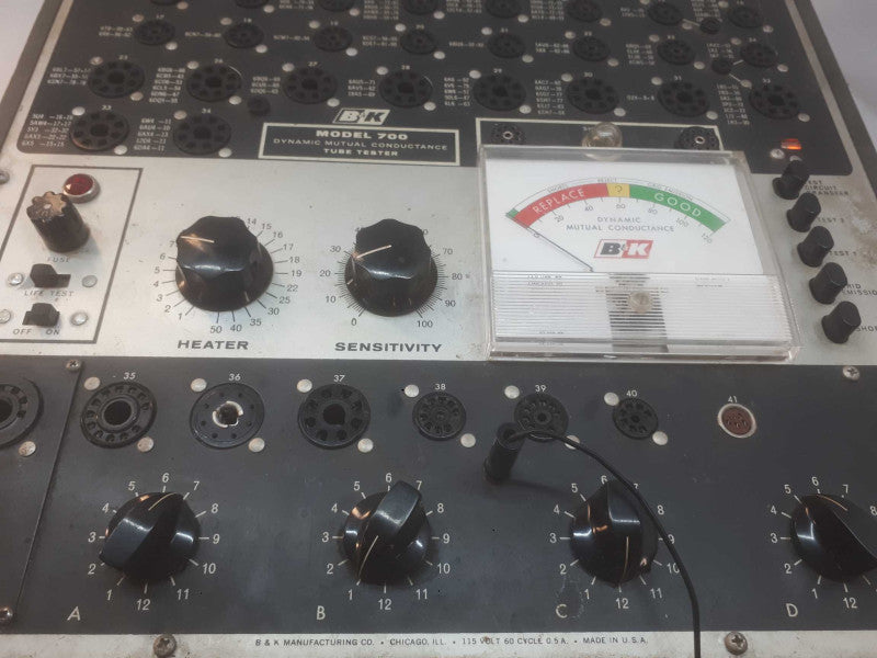 Vintage B & K Dynamic Mutual Conductance model 700 Tube Tester