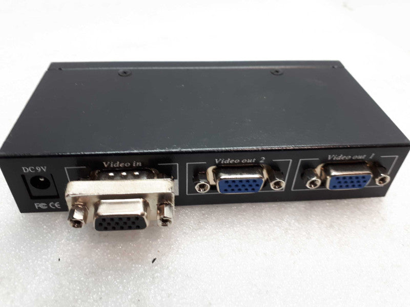 StarTech.com (ST122L) 2-Ports External Video splitter &