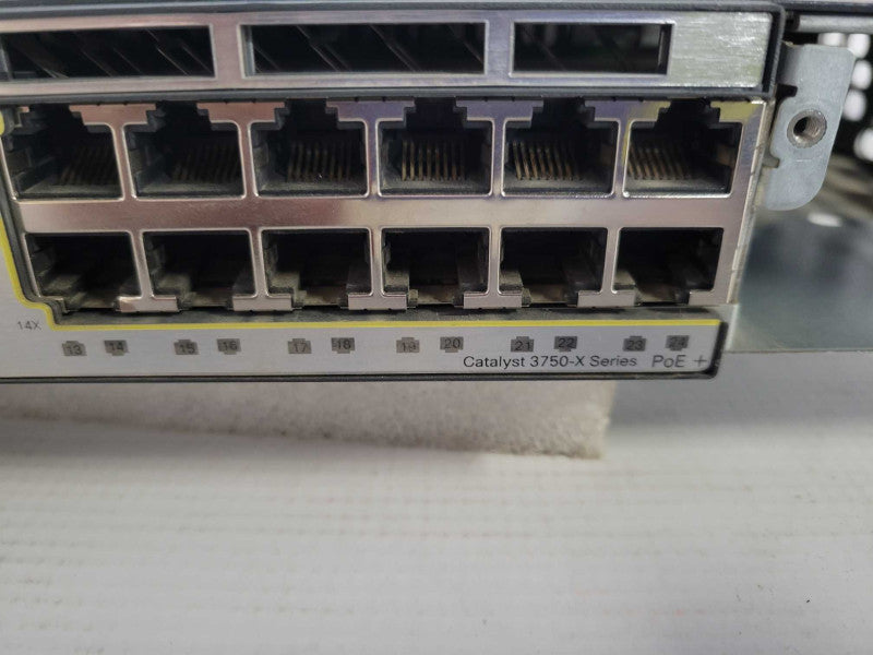 Cisco Catalyst 3750-X series PoE  24P