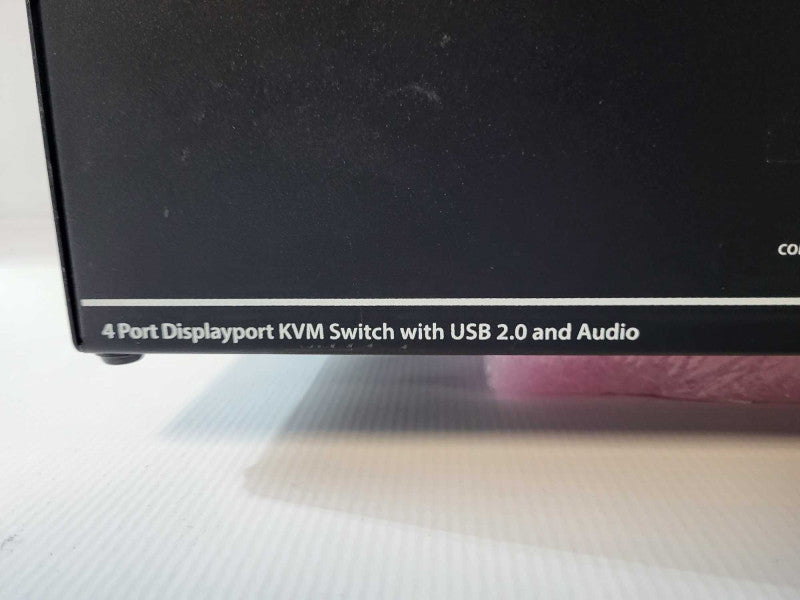 SmartAVI DPN-4Q - 4 Port Quad Monitor DisplayPort KVM w/ 2x USB Peripheral RE Q-