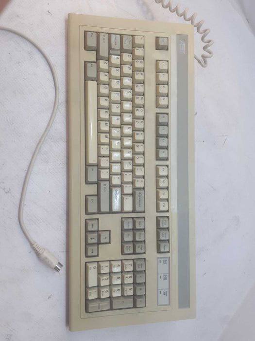 Vintage AST Research Inc. Keyboard Model: ASTKB101