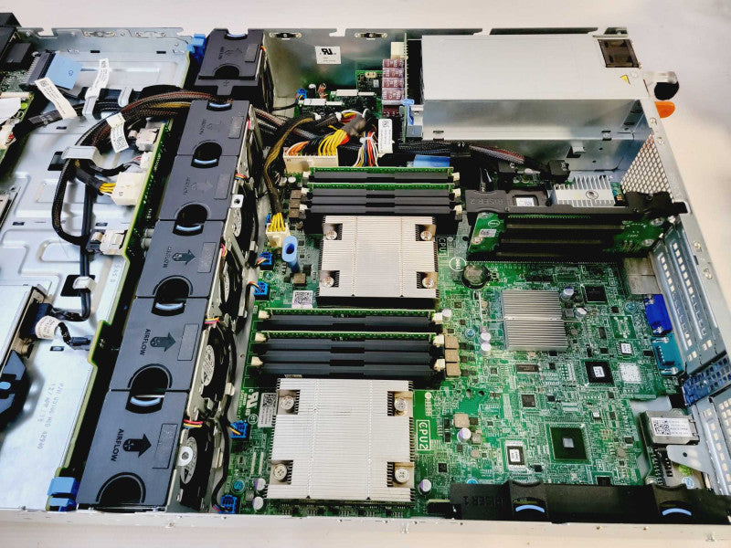 Dell PowerEdge R520 2x Xeon E5-2407 @ 2.2GHz 16GB DDR3 8x 3.5\\" No HDD/Raid (