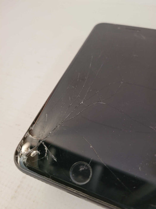 iPhone 8 Plus 64GB - READ