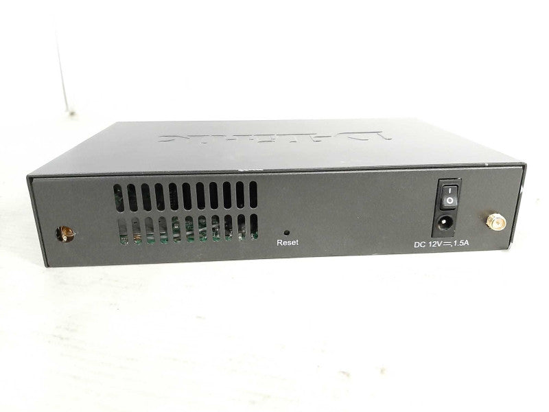 D-Link DSR-250N 250 Mbps 8-Port Wireless VPN Router $