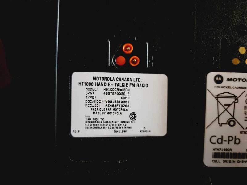 Motorola HT1000 Two-Way Radio 16 Channel w/ Case (