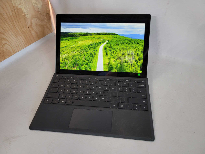 Surface Pro 5 - m3-7Y30 1GHz, 4GB RAM, 128GB SSD
