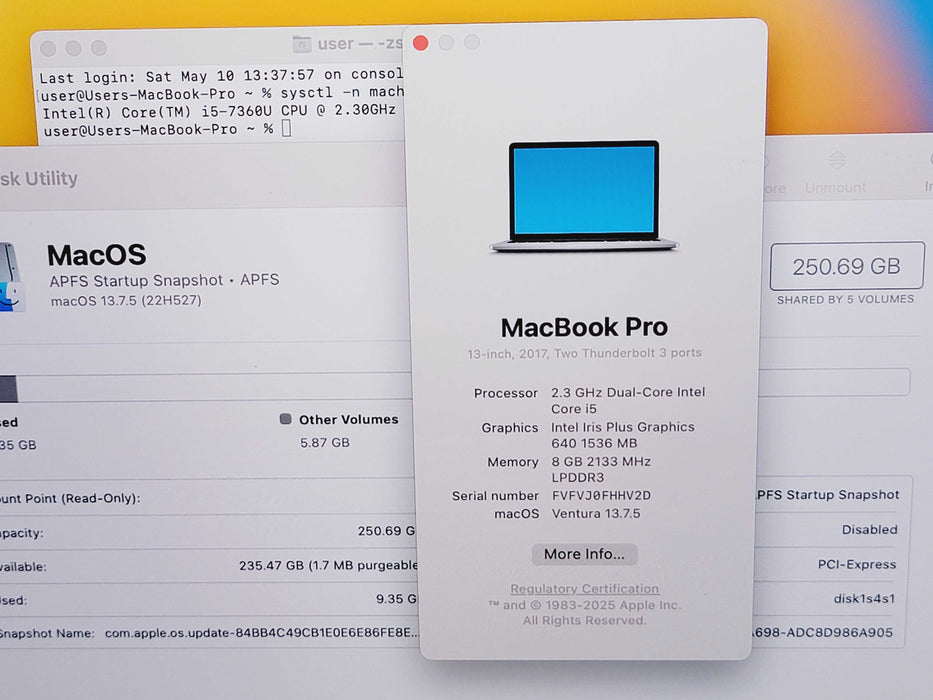 Apple Macbook Pro 2017 13" 2-Core i5-7360U @ 2.3GHz 8GB DDR3 250GB SSD (