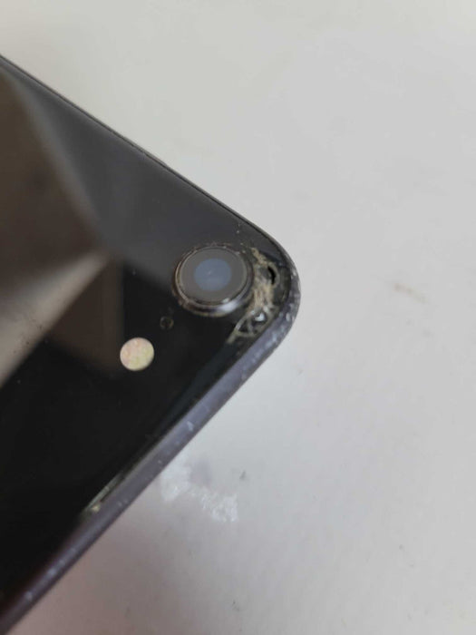 iPhone 8 64GB - READ