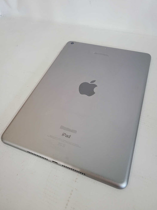 Apple iPad 9.7\\" 6th Gen Activation locked - READ