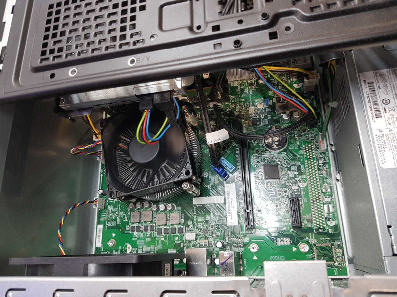 HP Pavilion Desktop 590 - AMD A10-9700 Radeon R7  @ 3.50 GHZ 8GB DDR4 Q