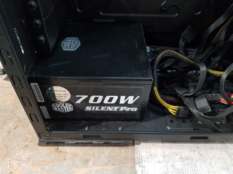 CoolerMaster Mid tower case with 700w PSU *READ*
