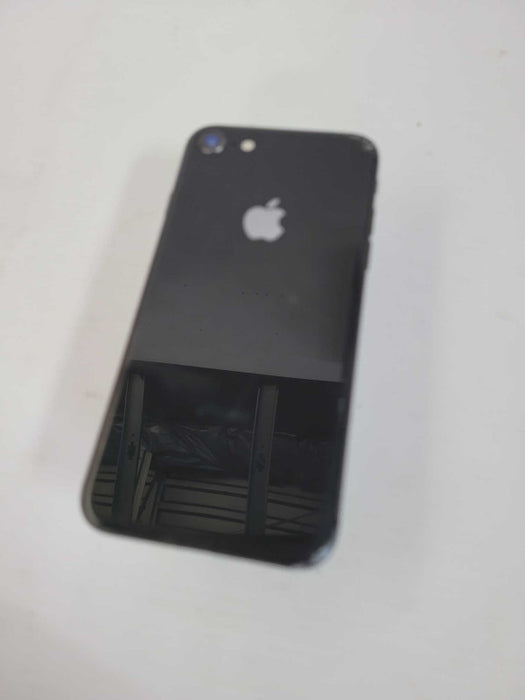 iPhone 8 64GB - READ