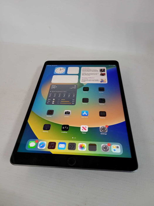 iPad Air 3rd Gen 64GB - READ