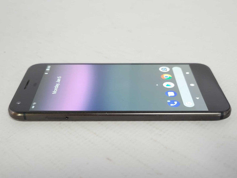 Google Pixel XL 32GB Smartphone with Case  _