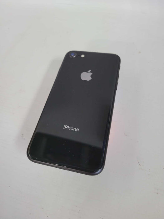 iPhone 8 64GB - READ