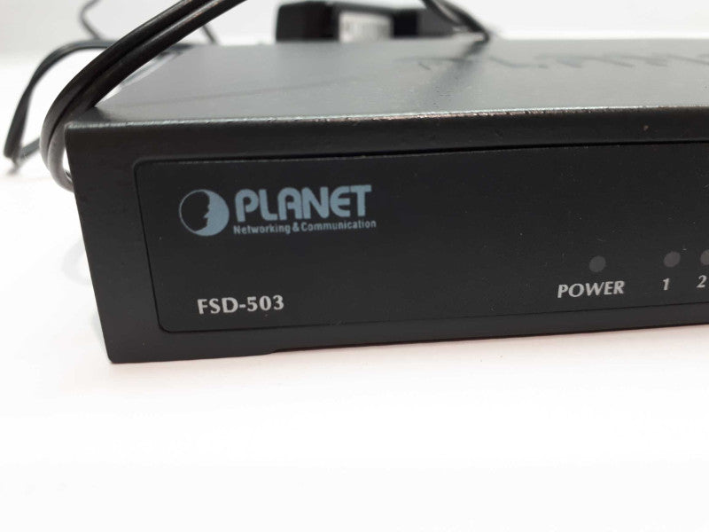 Planet Networking Communication 5-Port FSD-503 Ethernet Switch &