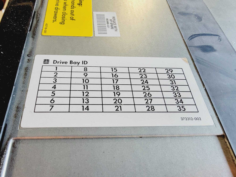 HP Storageworks D6000 Array - No Drives included - 70x 3.5\\" No HDD/Caddies Q(