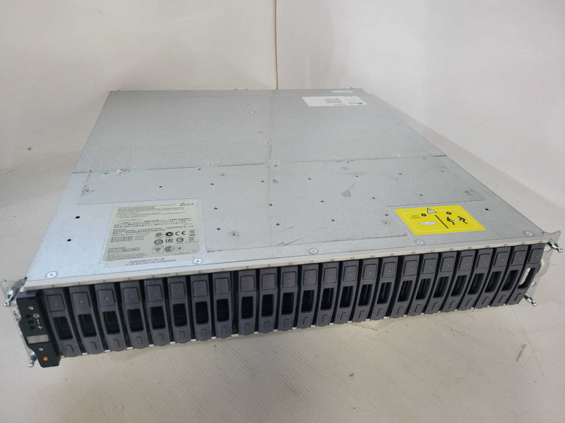 Netapp Naj-1001 sas array 24x 2.5\\" Slots / 2x controllers 6gbps / 2x PSU